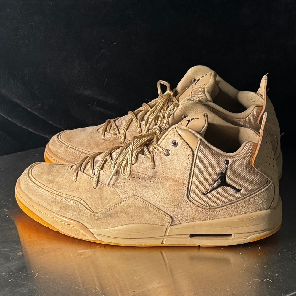Nike Air Jordan Flight Court 11.5 AT0057-200 Tan Suede Gum Sole